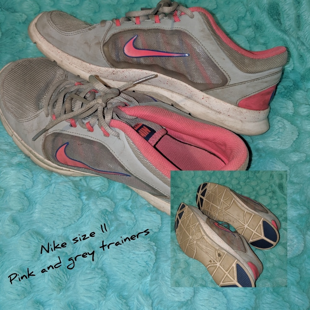 Nike tennis shoes